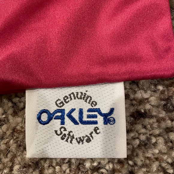 Black OAKLEY Sunglasses hard case with pink sleeve - Picture 3 of 3